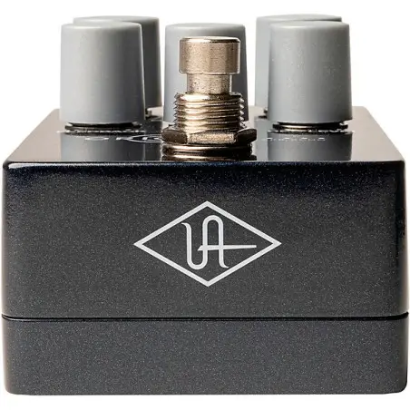 UAFX Tape Echo delay pedal